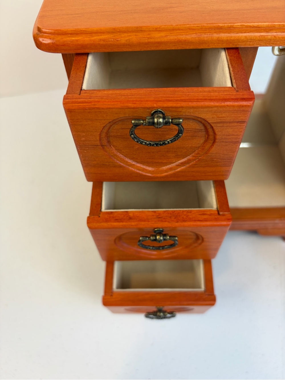 Vintage 90s Mom Decor Wood Heart Jewelry Box Country Cottagecore Grandma Storage - Picture 5 of 9